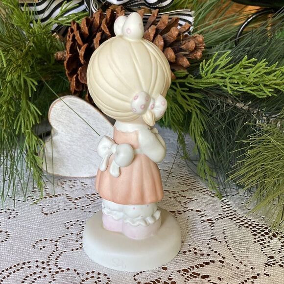 Vintage Precious Moments 1988 Sharing begins in the heart - Picture 4 of 9